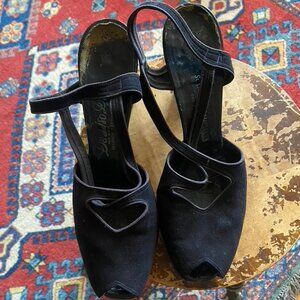 Vintage Black Peek-a-Boo Toe Sling Back Heels (maybe size 8)